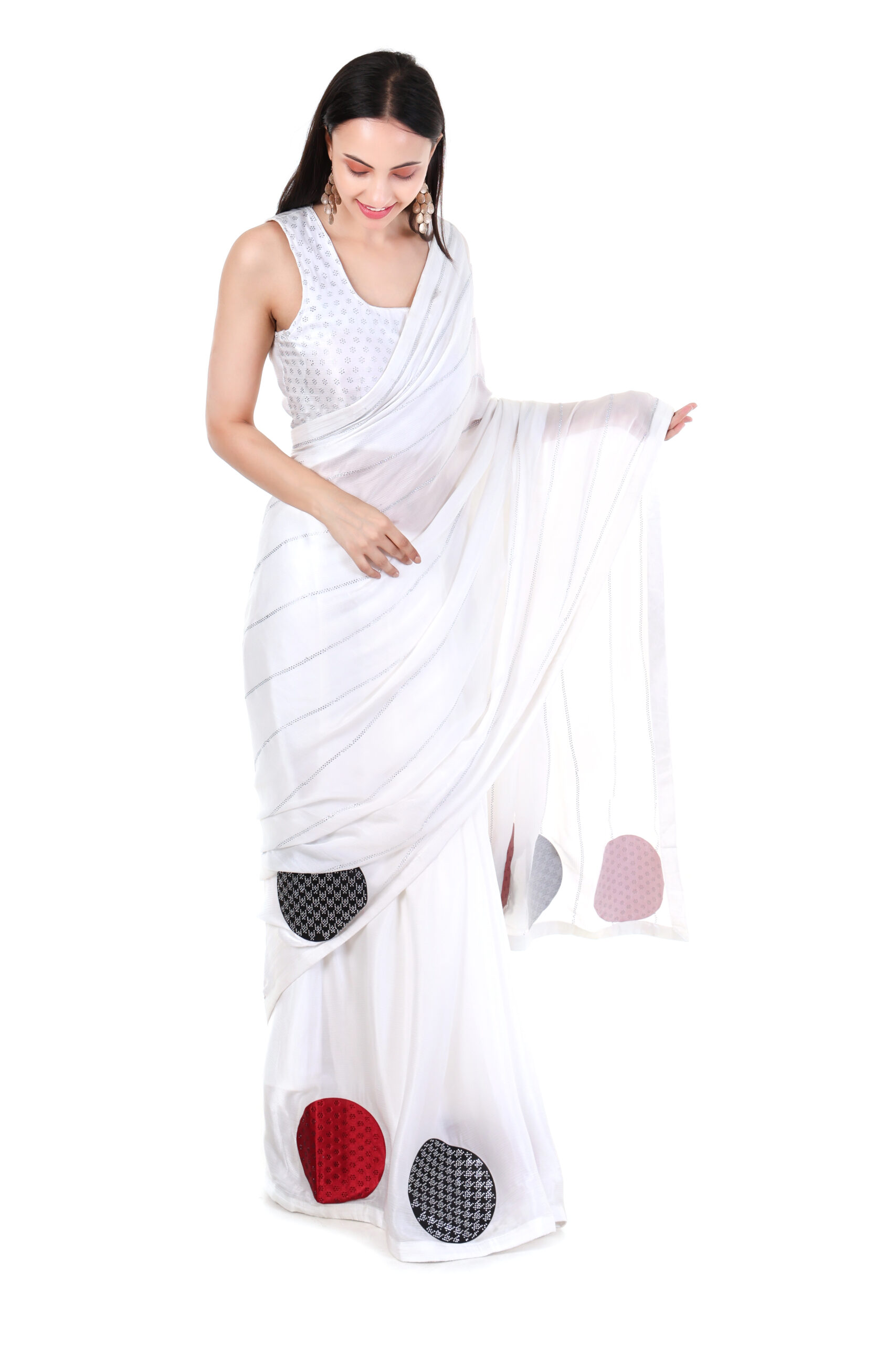 Elegant White Embroidered Saree with Red Patchwork & Stitched Blouse - Image 4